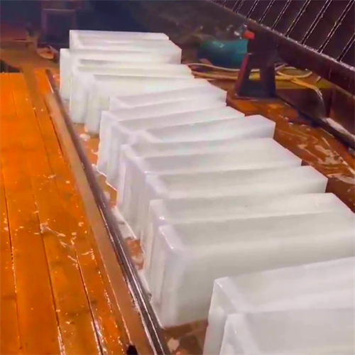 冰块百科:从降温到工业,全面了解冰块的多样应用